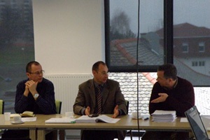 Vukovar, 20. siječnja 2011. - Dražen Antolović(u sredini), načelnik u Upravi za strateške infrastrukturne objekte vodio je sastanak ispred Ministarstva mora, prometa i infrastrukture